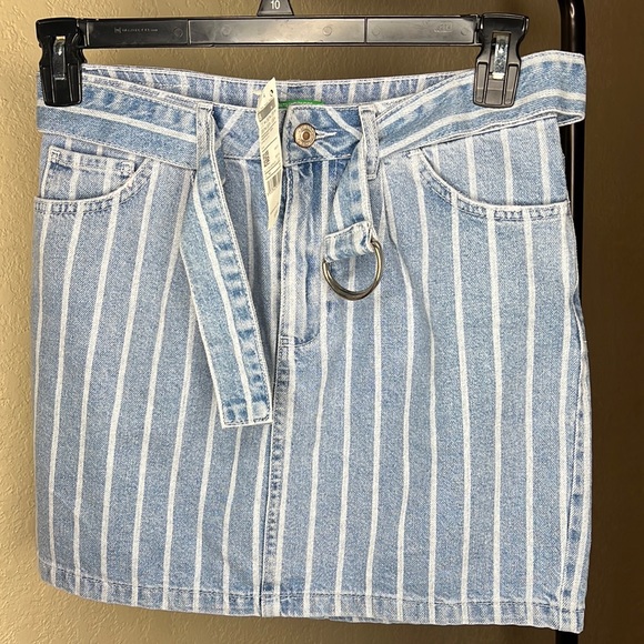 United Colors Of Benetton Dresses & Skirts - United Colors Of Benetton Denim Skirt US size4